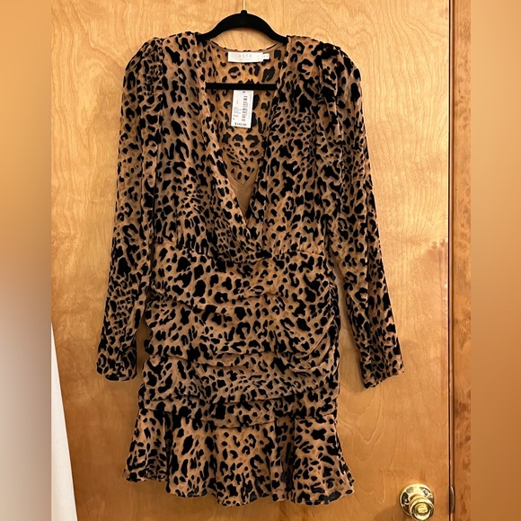 ASTR The Label Nikita Leopard Dress M NWT - Picture 2 of 6